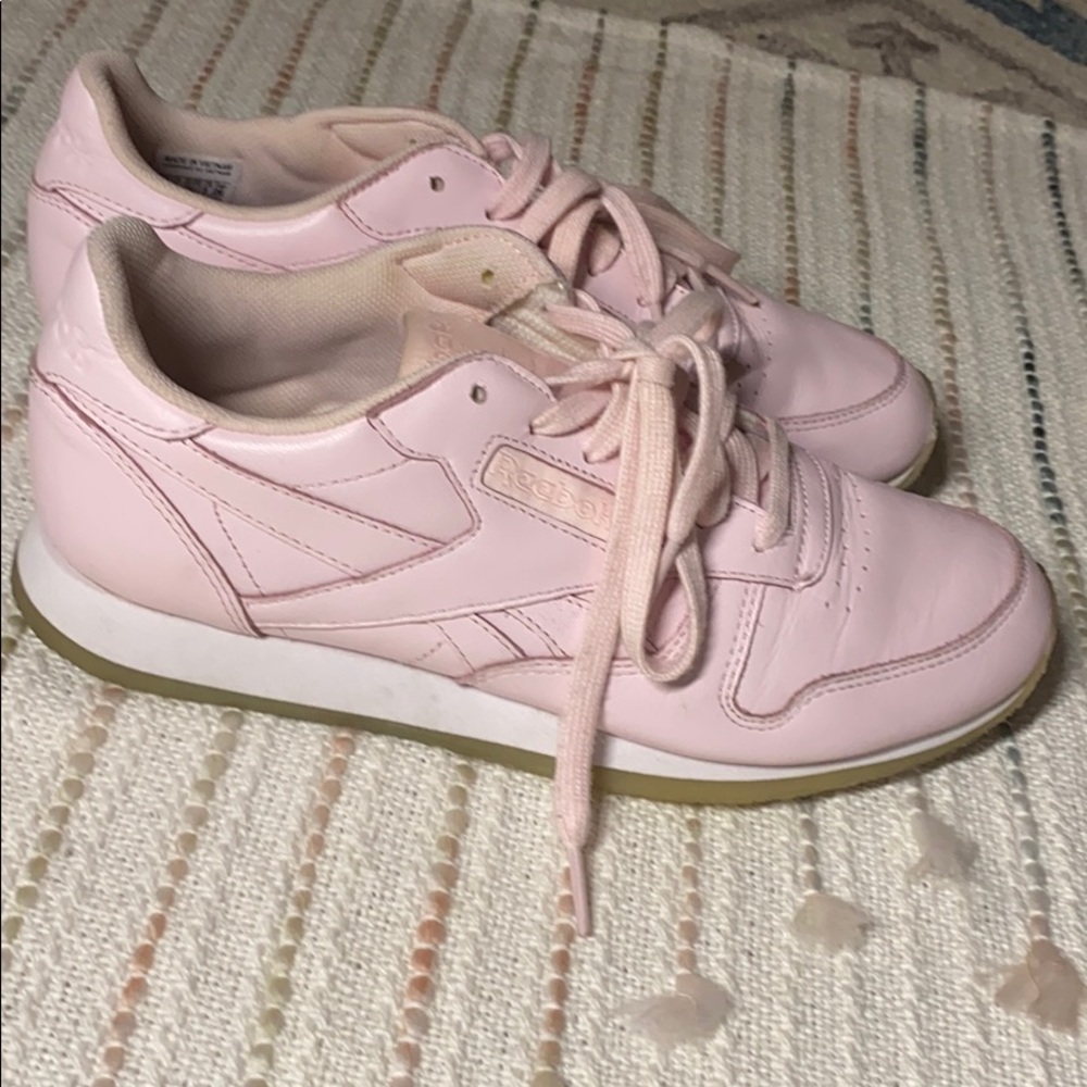 Rare color / Light pink Reebok Sneakers size US 8